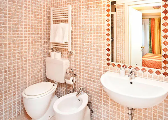 Residenza Ai Giardini Bed & Breakfast 2*