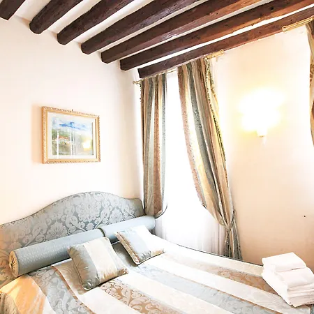 Residenza Ai Giardini 2* Venedig